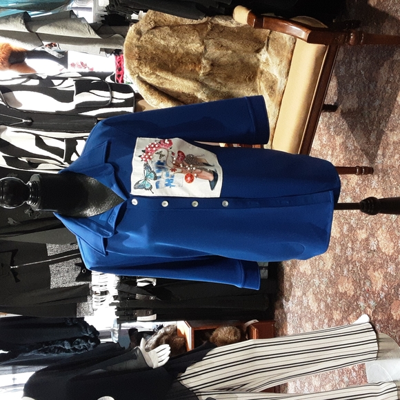 Button down shirts with hand-laid prints - Picture 3 of 5